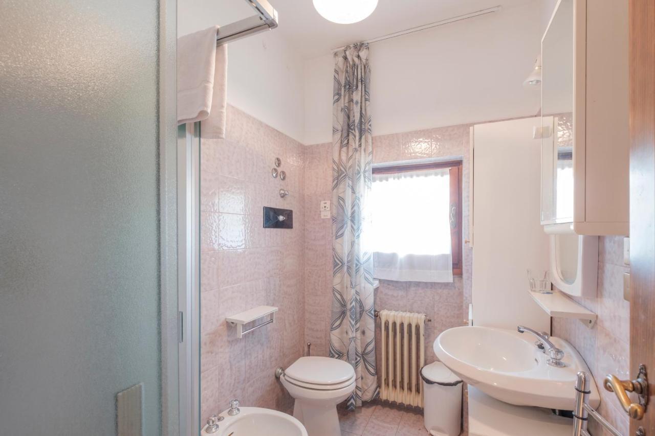 Villa Ida - 2 Bedrooms Apartment With Private Garden Sirmione Eksteriør billede